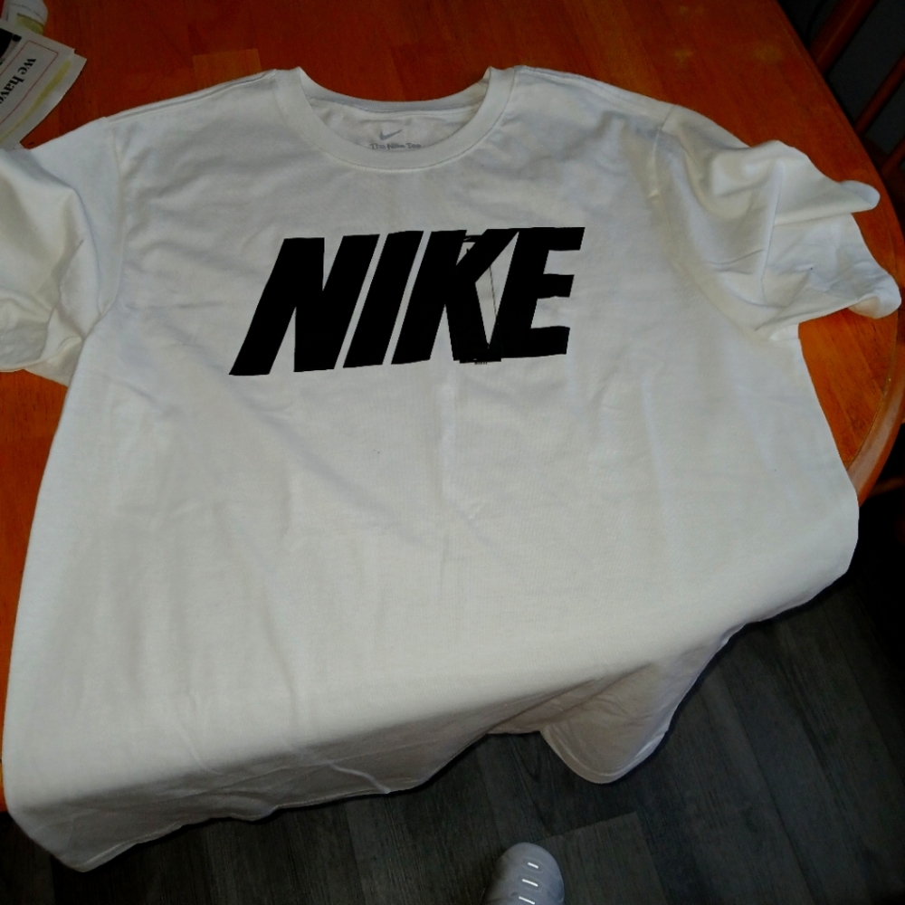 Nike Men's White and Black Logo Tee
